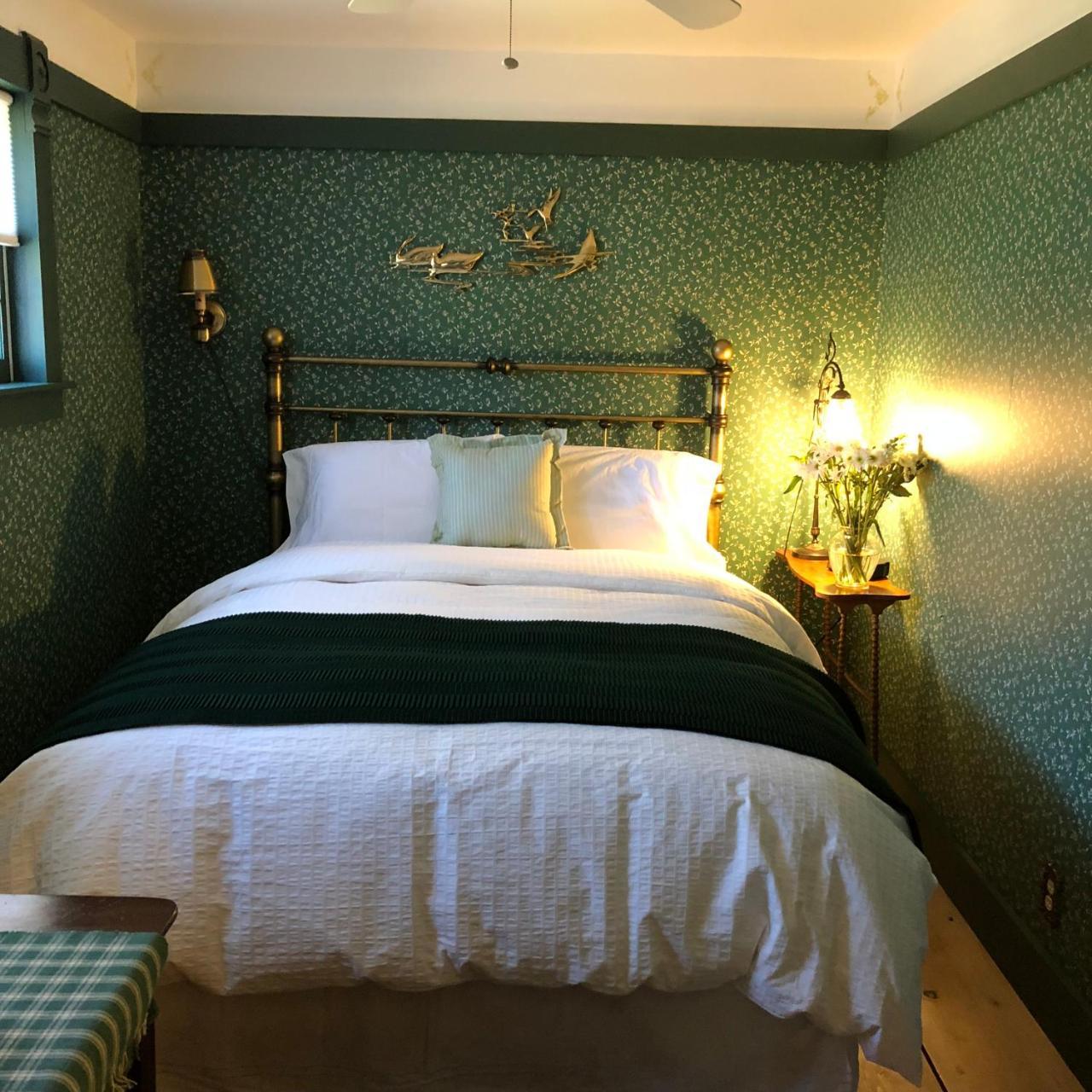 Riverwind Inn Bed And Breakfast Deep River Esterno foto