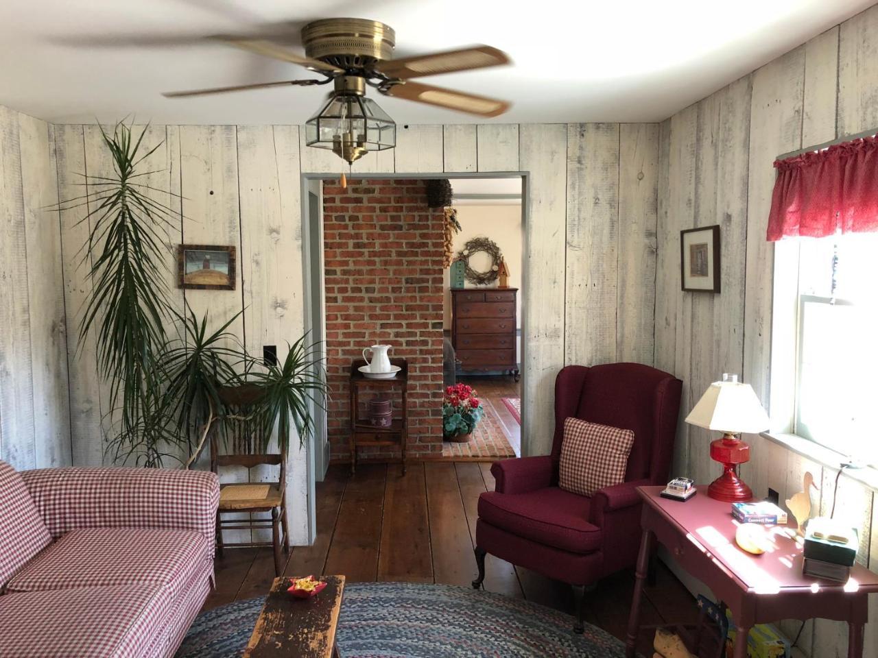 Riverwind Inn Bed And Breakfast Deep River Esterno foto